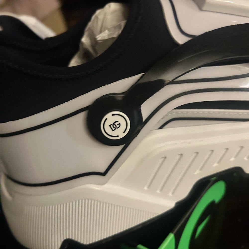 Size 42 men’s Dolce & Cabbana tennis shoes. - Picture 4 of 5